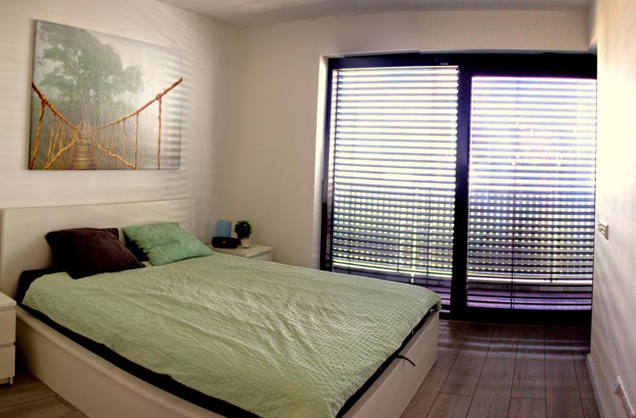 Apartament New 1 Bdr, W/Private Parking Bratysława Zewnętrze zdjęcie